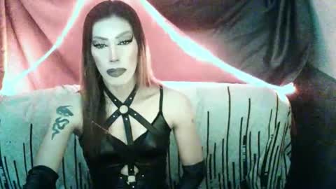 Devine online show from April 21, 2026, 1:42 am