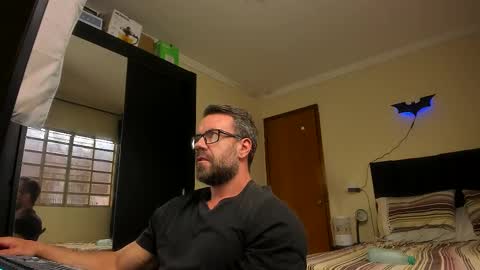 chris online show from September 16, 2025, 5:14 pm