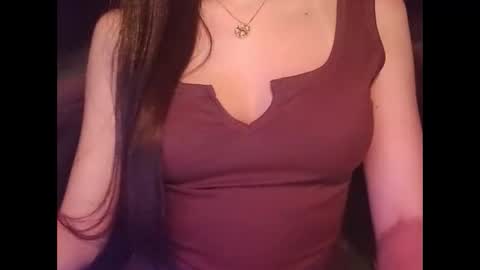 Snapshot of sexyideusa chatting on November 15, 2025, 5:31 pm Sexy online show from November 15, 2025, 5:31 pm