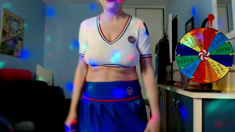 Jenny online show from September 10, 2025, 7:58 pm