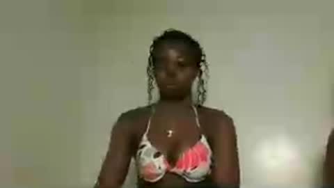 Snapshot of sexykitten200 chatting on July 6, 2026, 12:35 pm SexyKitty online show from July 6, 2026, 12:35 pm