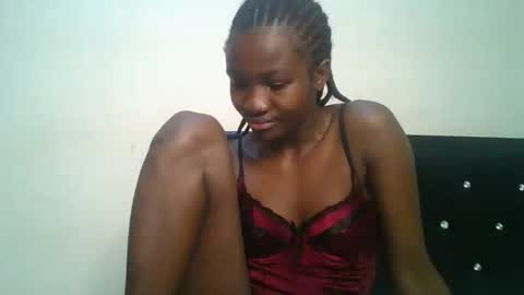 sexylina25 online show from April 1, 2026, 5:43 pm