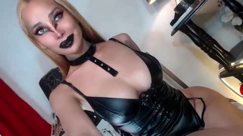 Queen Sofia online show from January 3, 2025, 3:05 am