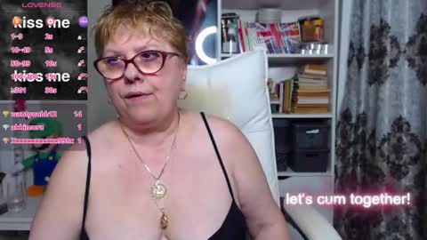 sexylynette4u online show from February 2, 2025, 1:52 pm