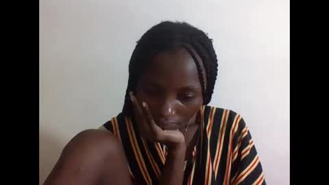 VIVIAN online show from November 1, 2025, 8:00 pm