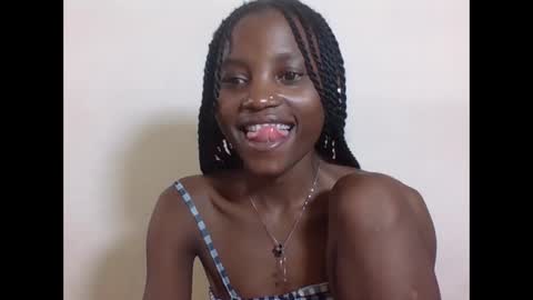 VIVIAN online show from November 3, 2025, 8:15 am