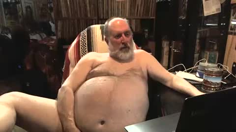 Grizz Lee Bear online show from January 17, 2025, 4:26 pm