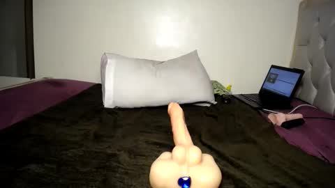 Snapshot of sexypum3 chatting on January 22, 2025, 8:29 am naughty slut online show from January 22, 2025, 8:29 am