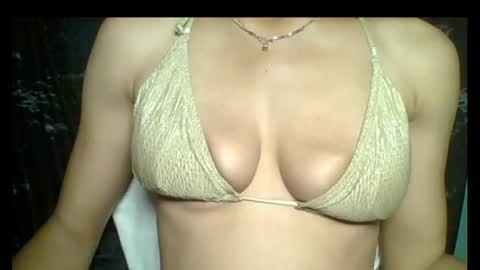 Snapshot of sexypussy000 chatting on April 14, 2026, 5:35 am sexypussy000 online show from April 14, 2026, 5:35 am