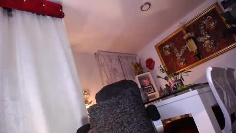 Snapshot of sexyshemale4uxxx chatting on February 22, 2025, 5:02 am online show from February 22, 2025, 5:02 am