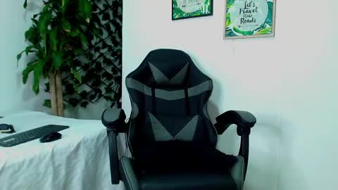 Snapshot of sexytommy_ chatting on May 9, 2026, 2:28 am sexytommy_ online show from May 9, 2026, 2:28 am