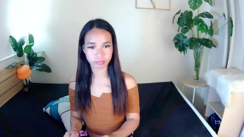 sexytrixie11 online show from May 17, 2026, 2:35 pm