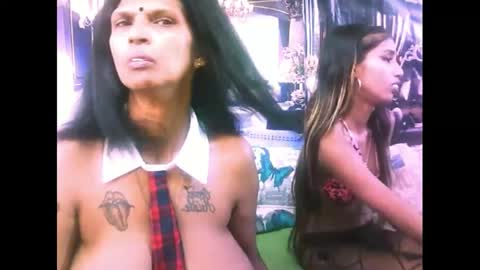 sexyva4u2luv online show from October 25, 2025, 1:29 pm