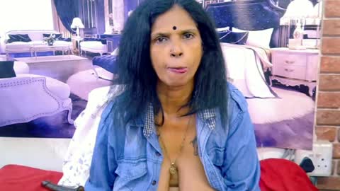 Snapshot of sexyva4u2luv chatting on June 18, 2026, 9:09 am sexyva4u2luv online show from June 18, 2026, 9:09 am