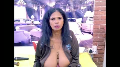 Snapshot of sexyva4u2luv chatting on June 29, 2026, 11:21 am sexyva4u2luv online show from June 29, 2026, 11:21 am