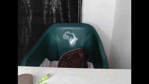 Blue online show from November 4, 2025, 8:13 am