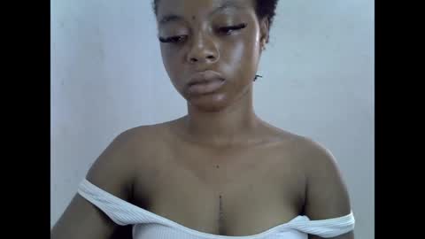 sexyxpeach online show from April 20, 2026, 10:51 am