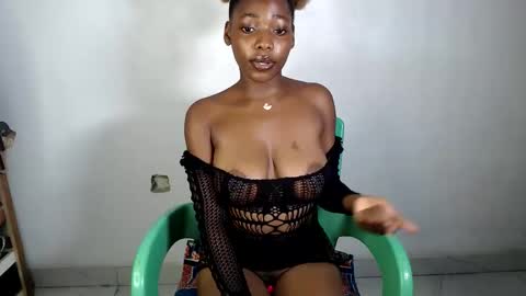 Snapshot of sexyy_boobss chatting on March 6, 2026, 11:39 am lilly online show from March 6, 2026, 11:39 am