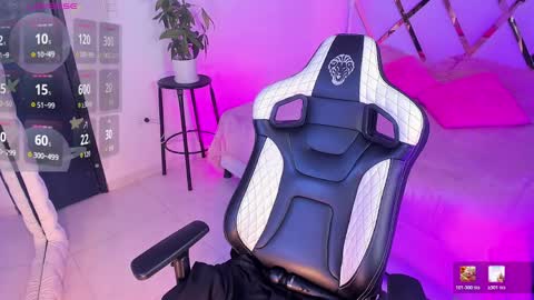 KATY  online show from April 5, 2026, 3:20 pm