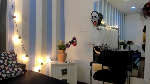 Mary online show from October 14, 2025, 11:44 am