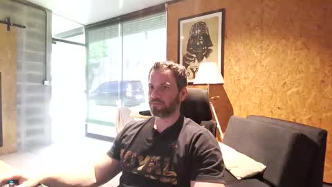 shad0w_hunter online show from April 9, 2026, 1:27 pm