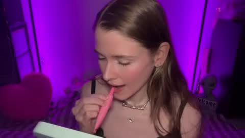 shadebabe online show from June 18, 2026, 5:19 am