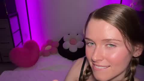 shadebabe online show from July 25, 2026, 3:48 am