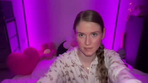 shadebabe online show from July 30, 2026, 6:12 am