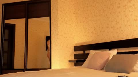 shadowlaceee online show from November 25, 2025, 11:10 am