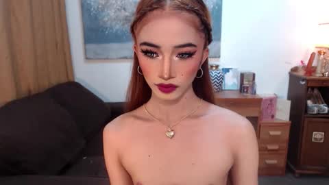 Snapshot of shaina_cummer chatting on December 21, 2025, 10:39 pm shaina online show from December 21, 2025, 10:39 pm