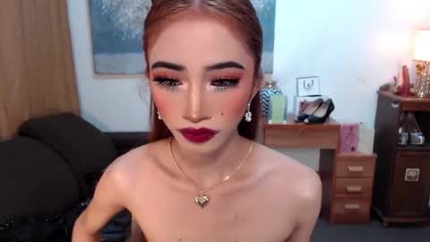 Snapshot of shaina_cummer chatting on January 9, 2026, 1:52 am shaina online show from January 9, 2026, 1:52 am