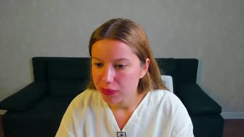 Snapshot of shakira_lux chatting on June 18, 2026, 8:47 am Shakira online show from June 18, 2026, 8:47 am