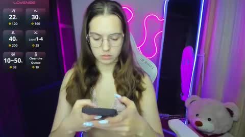 Vivian online show from September 16, 2025, 3:13 pm