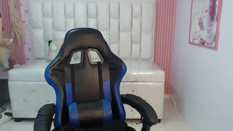 Shalon  online show from September 27, 2025, 5:18 pm