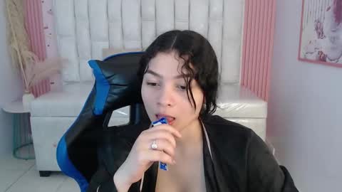 Shalon  online show from November 25, 2025, 3:12 pm