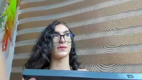 Snapshot of shammy_rosse chatting on June 28, 2026, 12:49 am shammy_rosse online show from June 28, 2026, 12:49 am