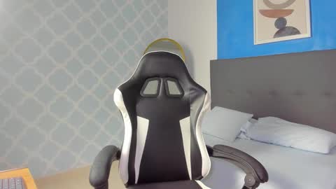 Shanel online show from November 8, 2025, 12:05 pm