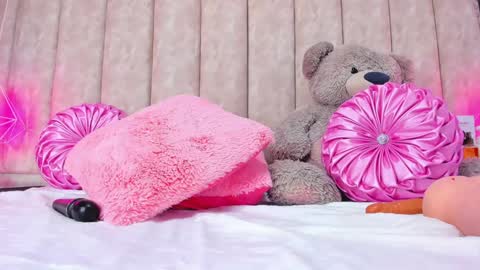 Shanel online show from December 11, 2024, 4:20 pm