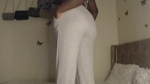 shannky  online show from February 10, 2026, 2:04 am