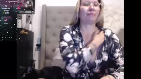 Shannon07 online show from September 11, 2025, 5:46 pm