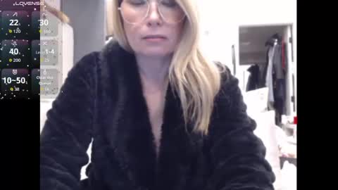 Shannon07 online show from October 5, 2025, 3:49 am