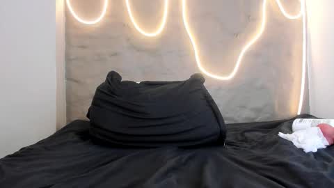 Shanntal  online show from March 11, 2026, 7:53 pm