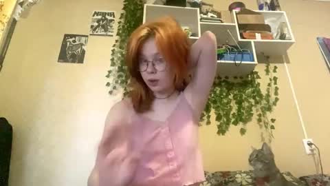 Kristin online show from October 8, 2025, 3:04 am