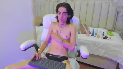 Shantal online show from October 22, 2025, 4:13 am