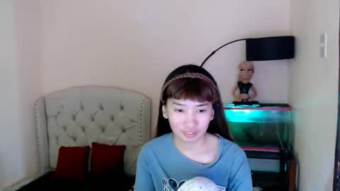 SHANTA FOX  s online show from April 22, 2026, 12:35 am