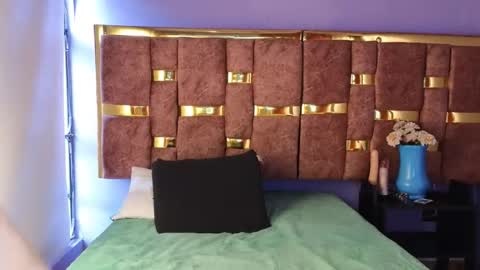 shantall 05 online show from September 18, 2025, 7:49 pm