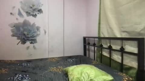 Snapshot of shantallee chatting on October 6, 2025, 12:30 am shantallee online show from October 6, 2025, 12:30 am