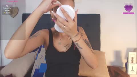 shantallvegga1 online show from November 28, 2025, 12:08 pm