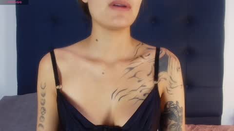 shantallvegga1 online show from April 1, 2026, 12:06 pm