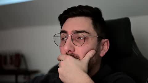 frenchy boy online show from December 5, 2024, 3:28 pm